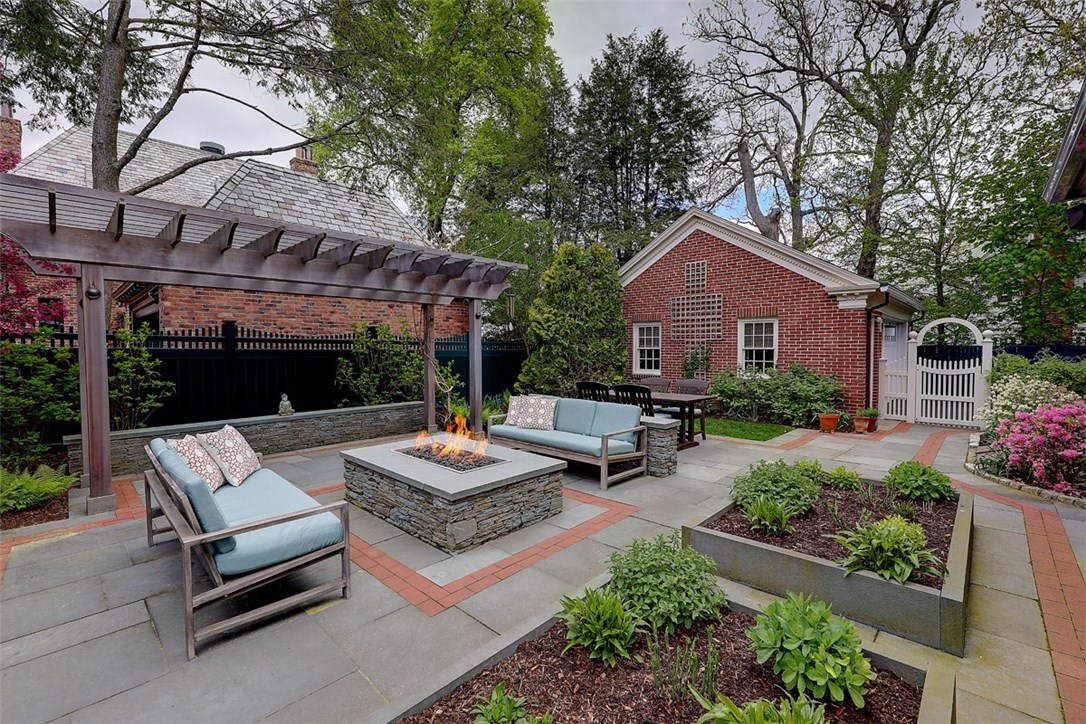 24 Intervale Road Providence, RI 02906 - Photo 37 of 40 Gallery Image 37