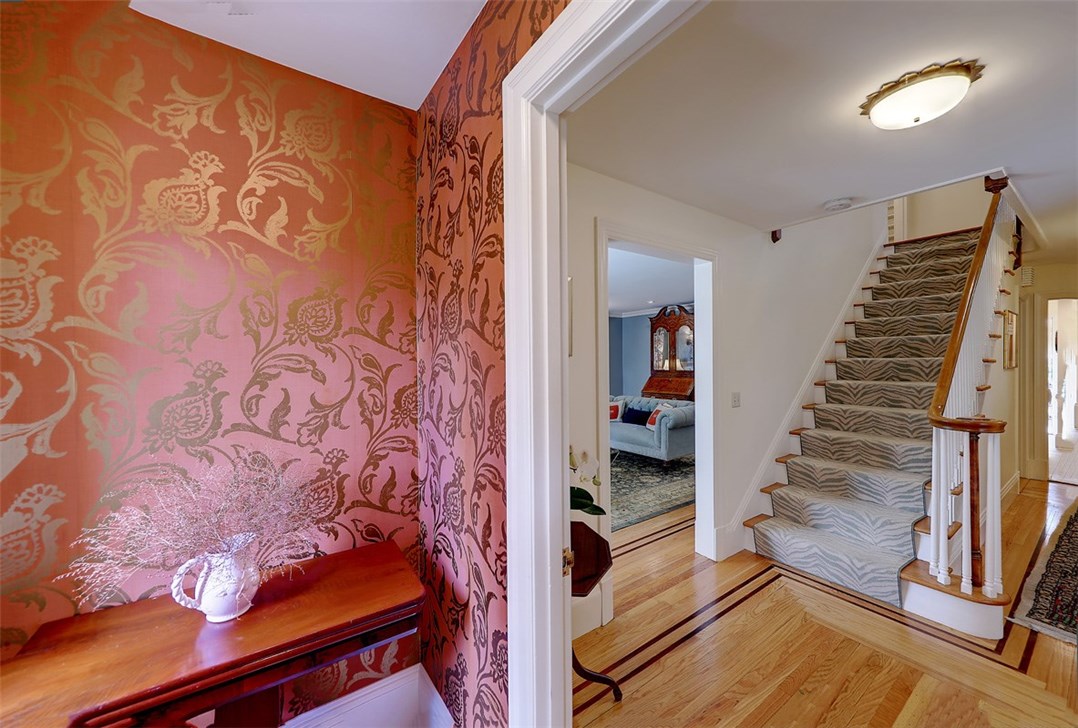 24 Intervale Road Providence, RI 02906 - Photo 4 of 40 Gallery Image 4