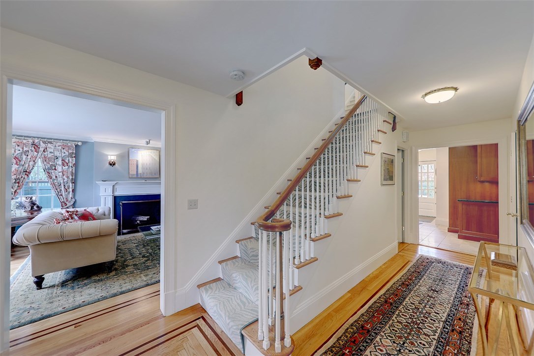 24 Intervale Road Providence, RI 02906 - Photo 5 of 40 Gallery Image 5