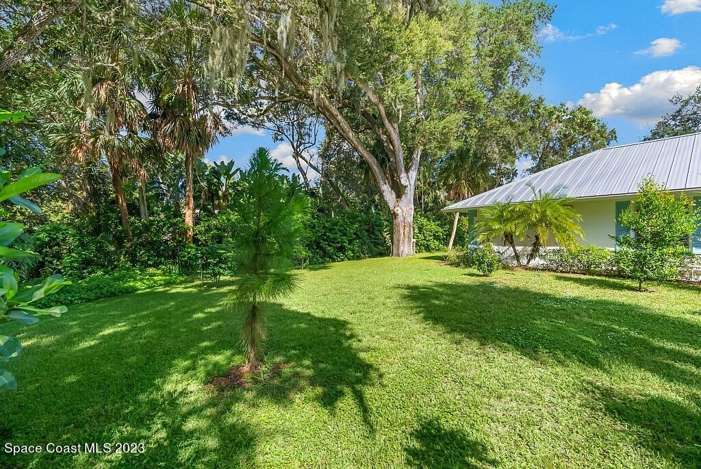 4307 2nd Square Southwest Vero Beach, FL 32968 - Photo 25 of 46 a view of an outdoor space