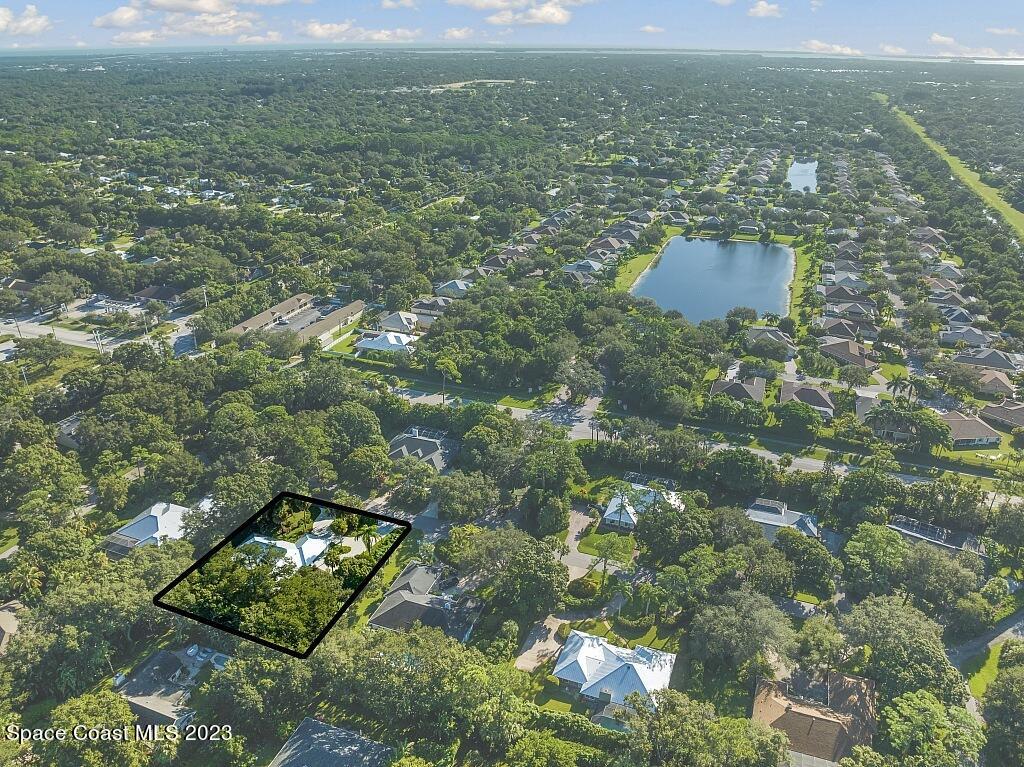 4307 2nd Square Southwest Vero Beach, FL 32968 - Photo 28 of 46 a view of a outdoor space