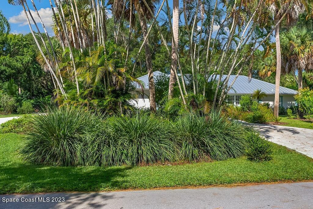 4307 2nd Square Southwest Vero Beach, FL 32968 - Photo 30 of 46 a view of a yard