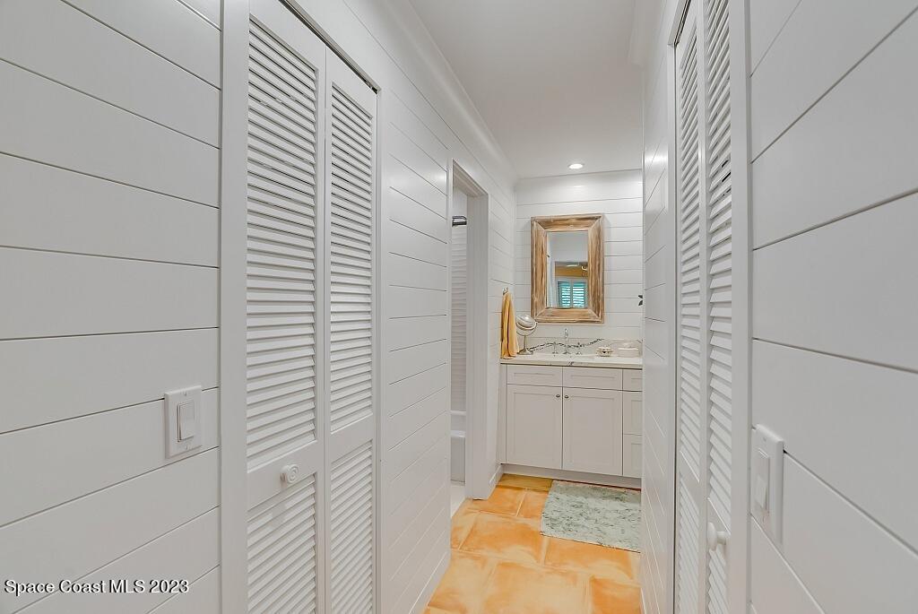 4307 2nd Square Southwest Vero Beach, FL 32968 - Photo 9 of 46 a bathroom with a tub and shower