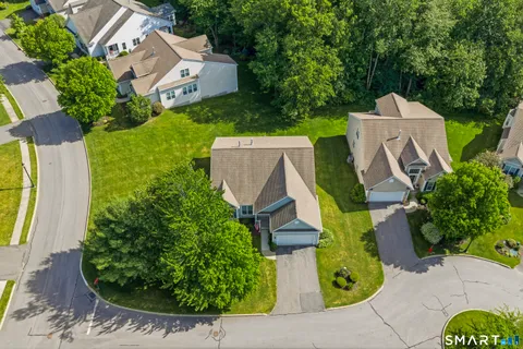 $665,000 | 567 Inverness Court, Unit 567, Oxford, CT 06478