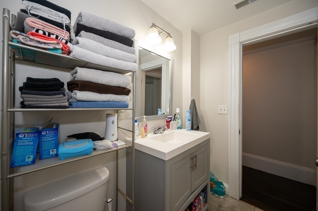 192 Vernon Street Worcester, MA 01607 - Photo 18 of 38