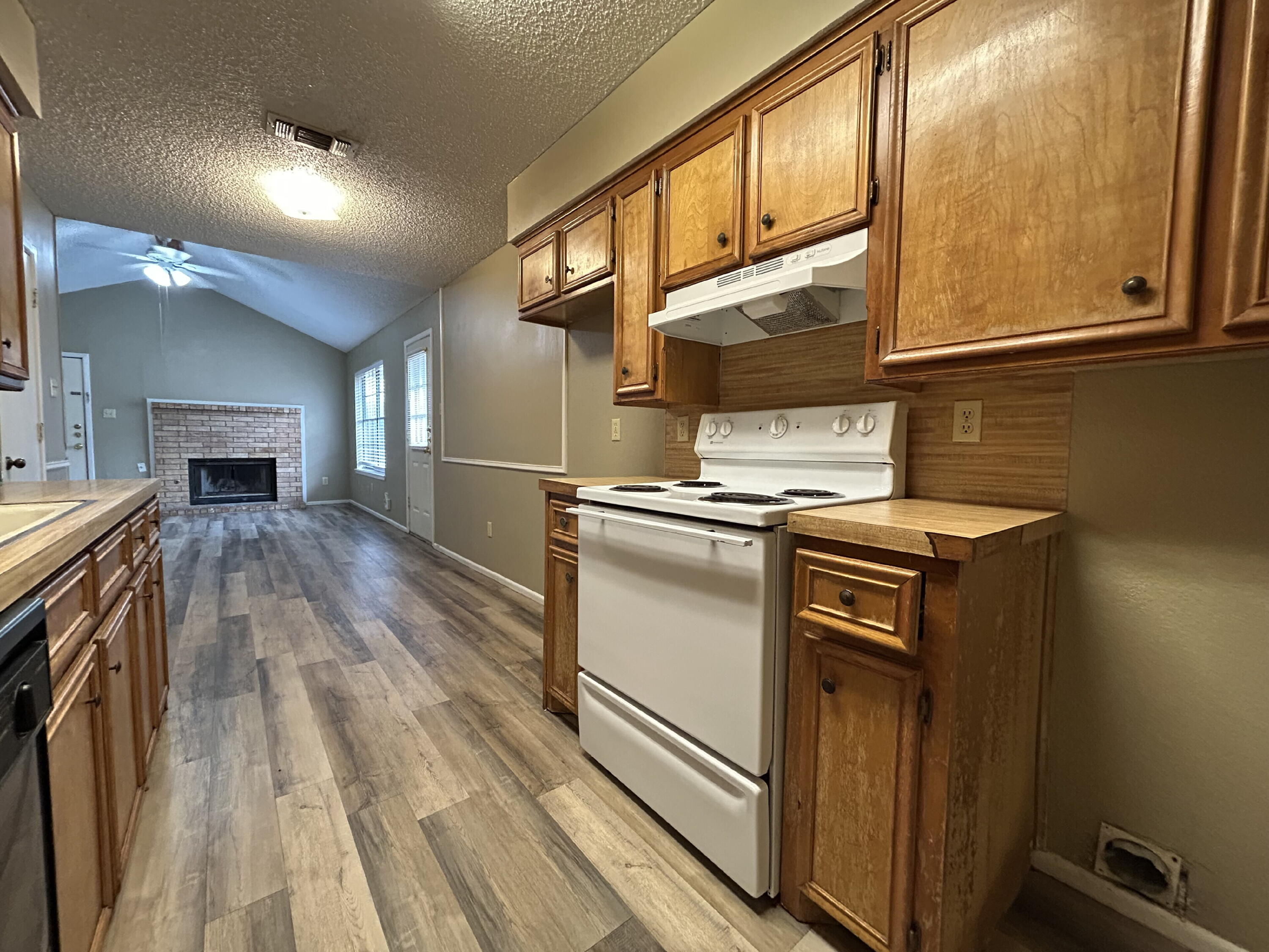 6101 37th Street, Unit B Lubbock, TX 79407 - Photo 5 of 11 IMG_1149