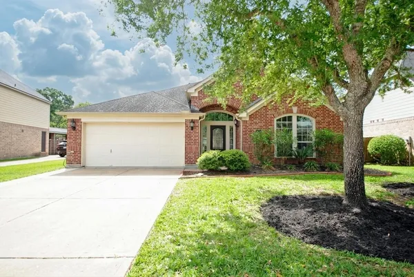 $394,999 | 2435 Pioneer Oaks Drive, Fresno, TX 77545