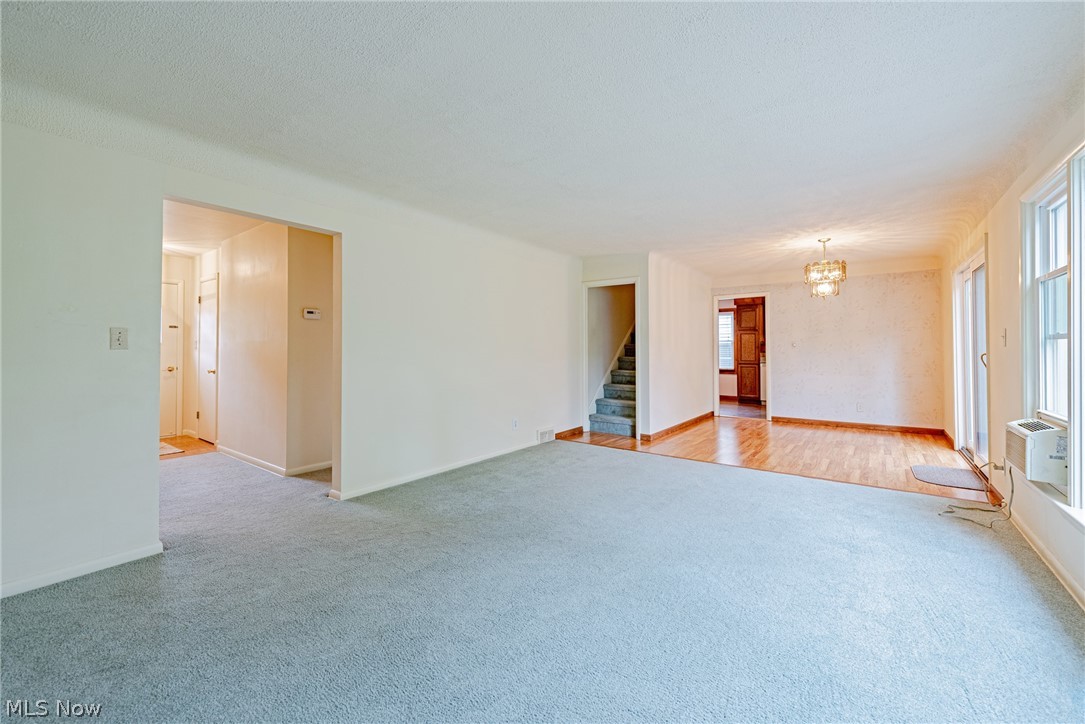 5246 East Farnhurst Road Cleveland, OH 44124 - Photo 9 of 34
