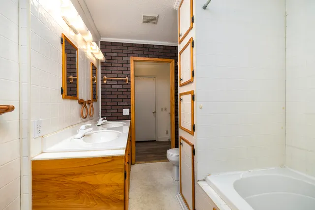 $169,900 | 227 North Church Street, Manning, SC 29102