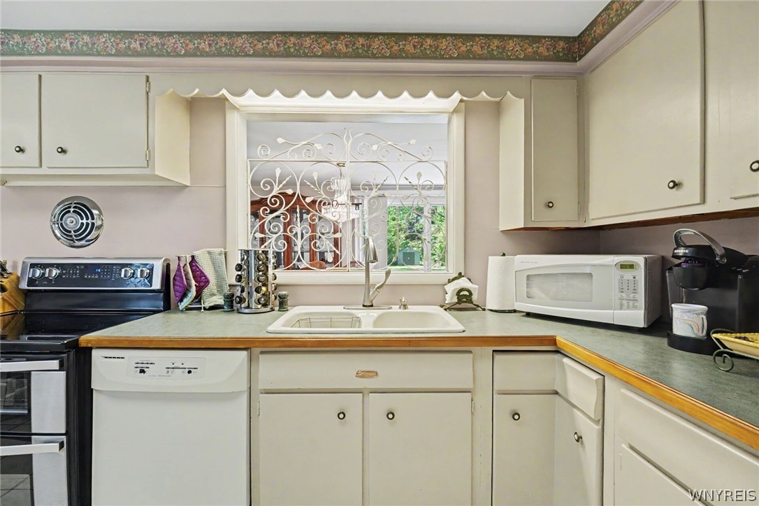 249 West Maplemere Road Amherst, NY 14221 - Photo 15 of 42