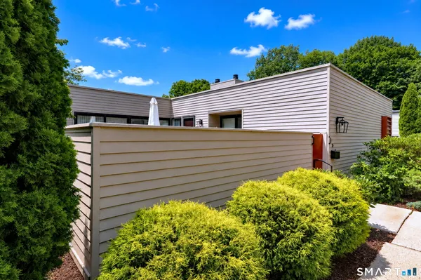 $348,000 | 25 Charlton Hill Road, Unit 25, Hamden, CT 06518