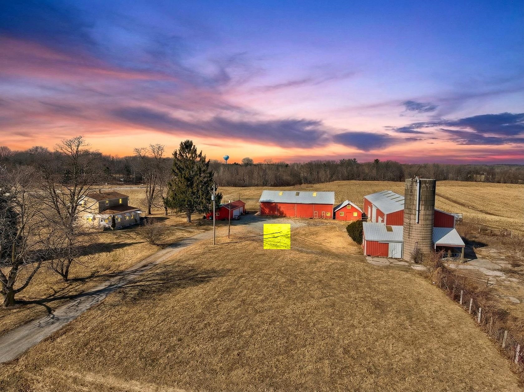 4036 Woodland Road Green Bay, WI 54313 - Photo 9 of 37