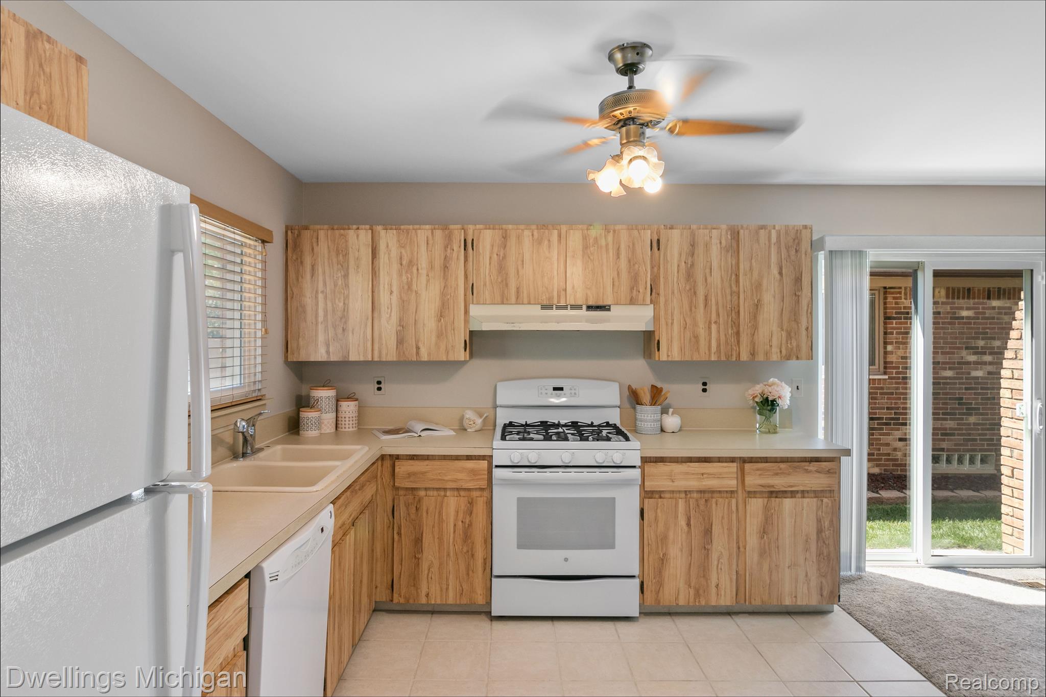 43833 Hanford Road Canton, MI 48187 - Photo 18 of 33 Gallery Image 18