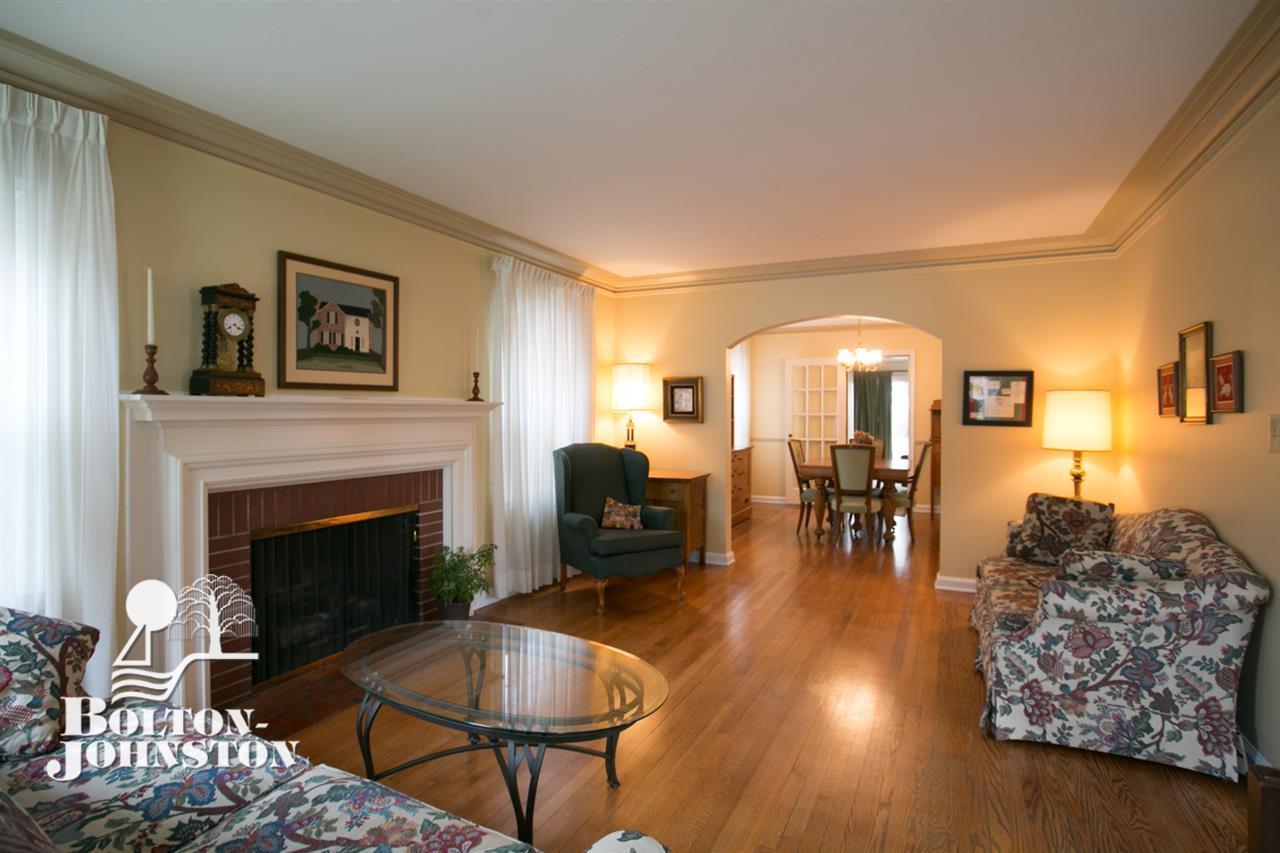 338 Fisher Road Grosse Pointe Farms, MI 48230 - Photo 4 of 20