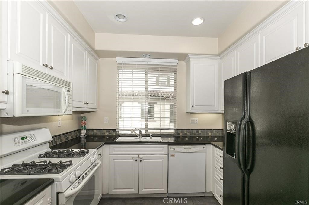 46 Vintage Irvine, CA 92620 - Photo 4 of 18