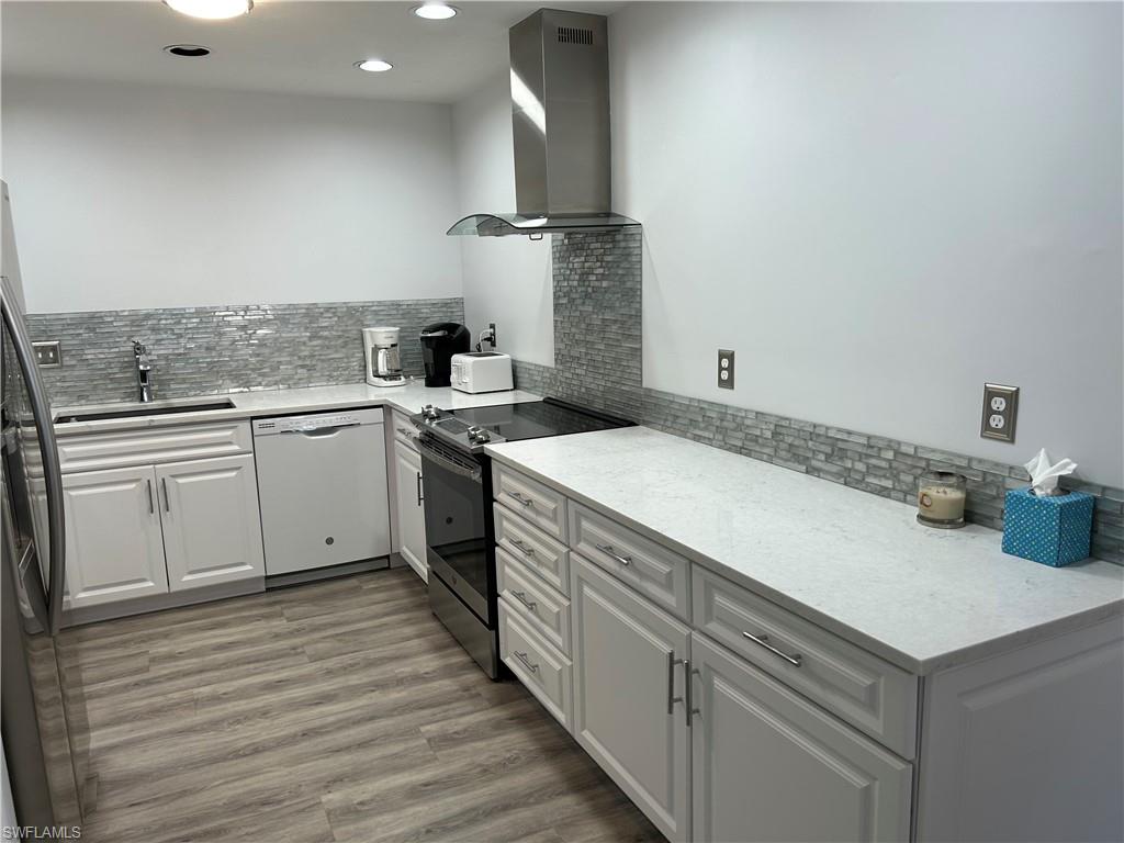 509 Roma Court, Unit 201 Naples, FL 34110 - Photo 8 of 17