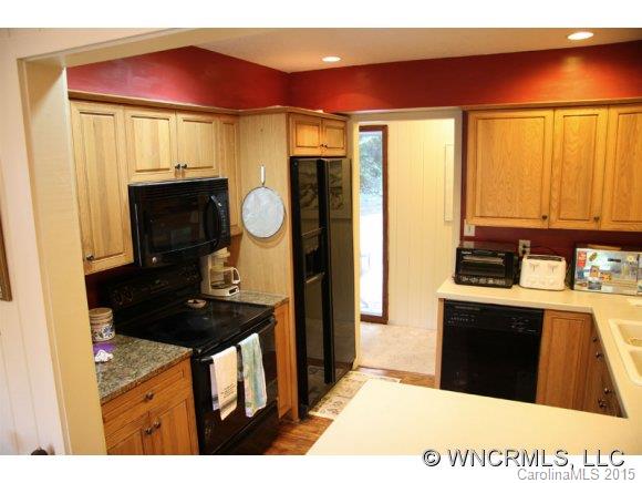 193 Island Point Road Lake Toxaway, NC 28747 - Photo 16 of 24 Gallery Image 16