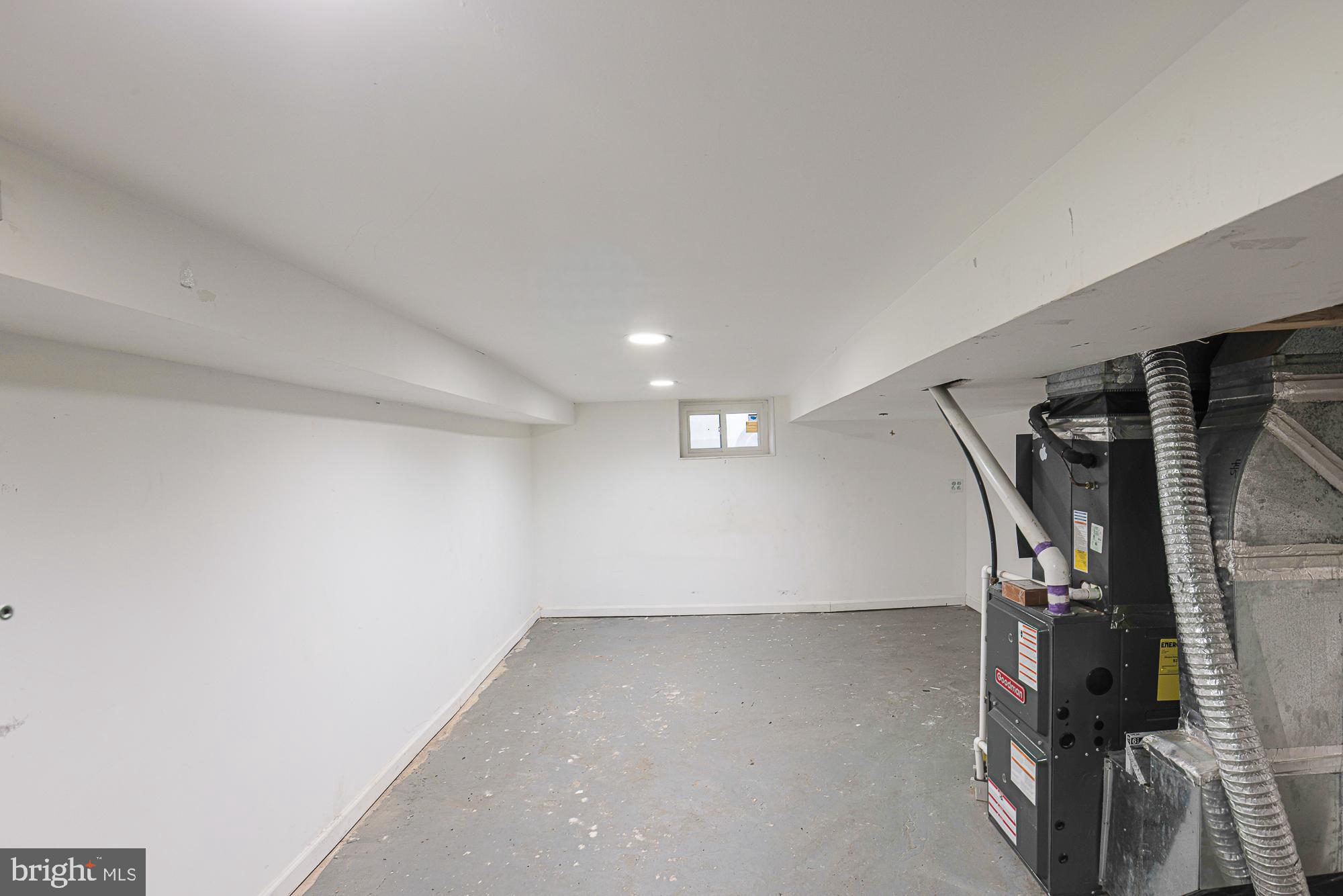 8 Irving Place Baltimore, MD 21208 - Photo 19 of 25 Spacious storage area in basement.