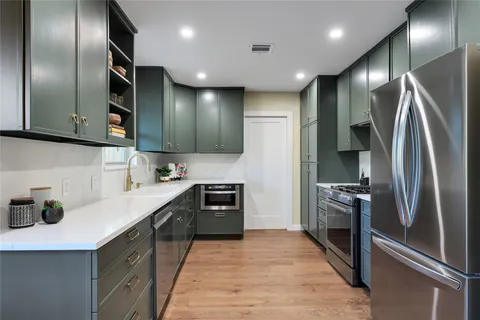 $1,400,000 | 2504 Deerfoot Trail, Austin, TX 78704