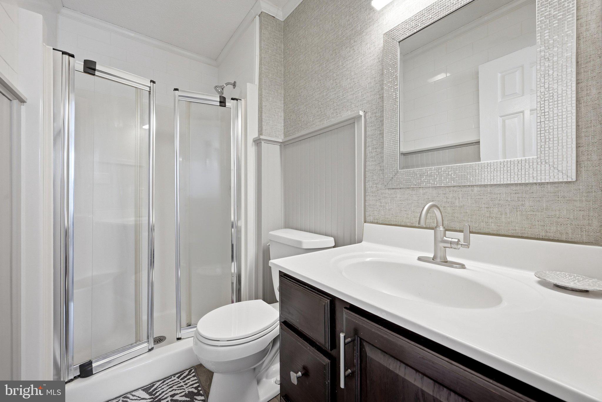 297 Huntersridge Road Winchester, VA 22602 - Photo 65 of 105 Bathroom attached to 2nd Bedroom