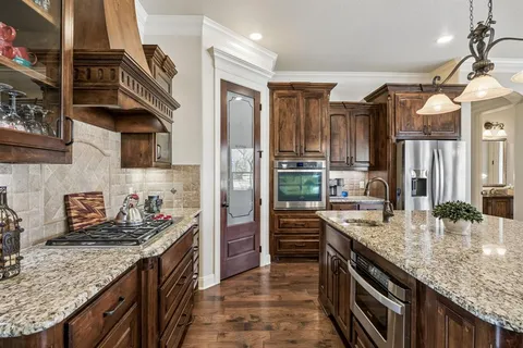 $999,000 | 8900 Augusta Drive, Granbury, TX 76049