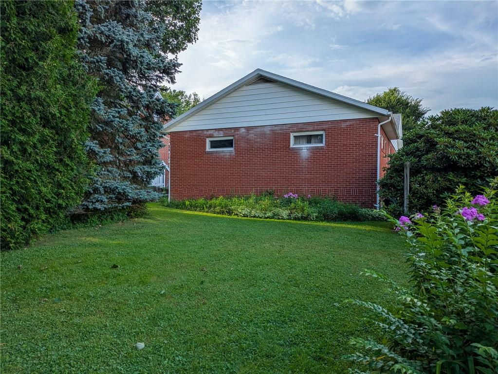 308 East Highland Avenue Ebensburg, PA 15931 - Photo 7 of 34