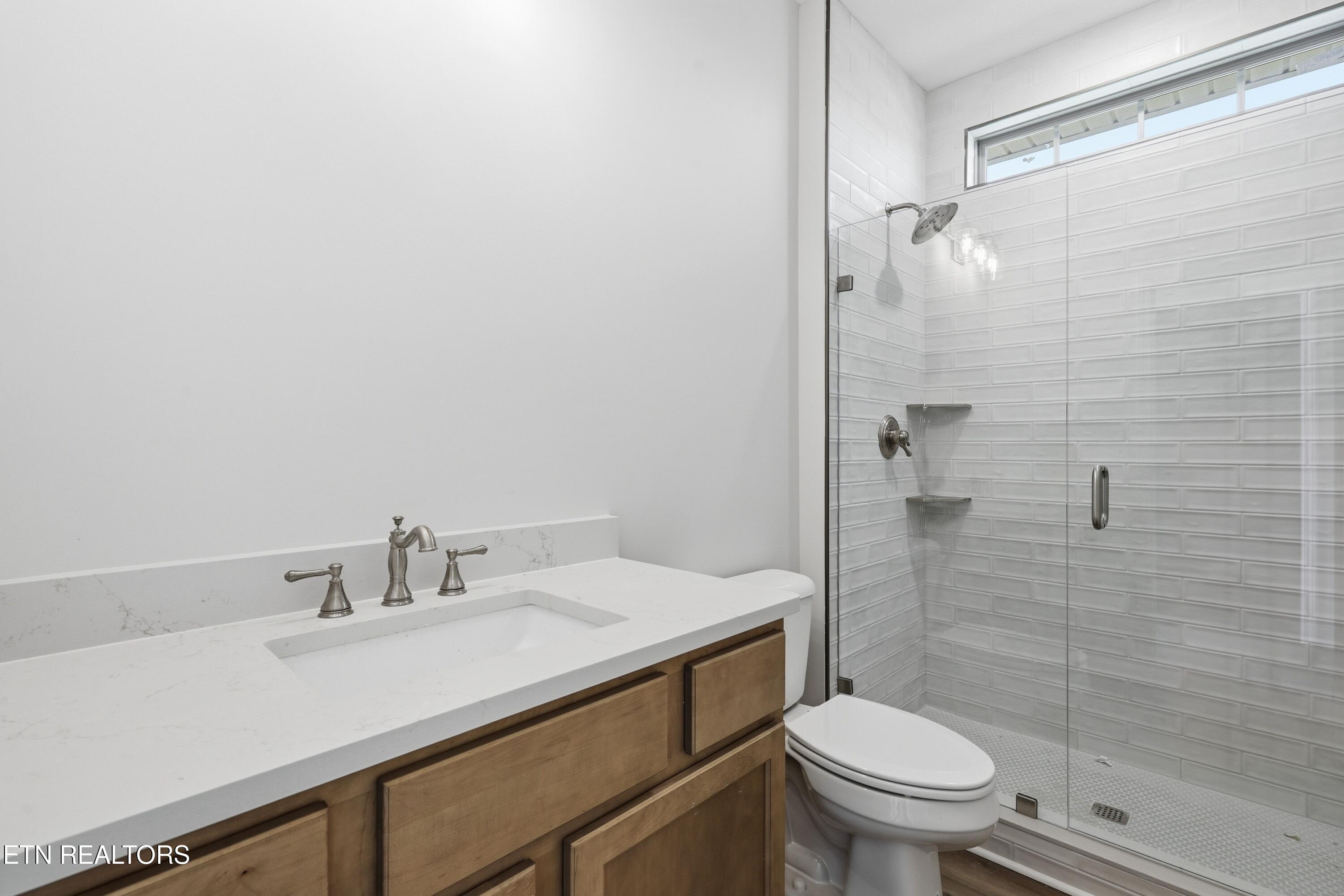 1885 Hickory Reserve Road Knoxville, TN 37932 - Photo 13 of 23 Bath 2