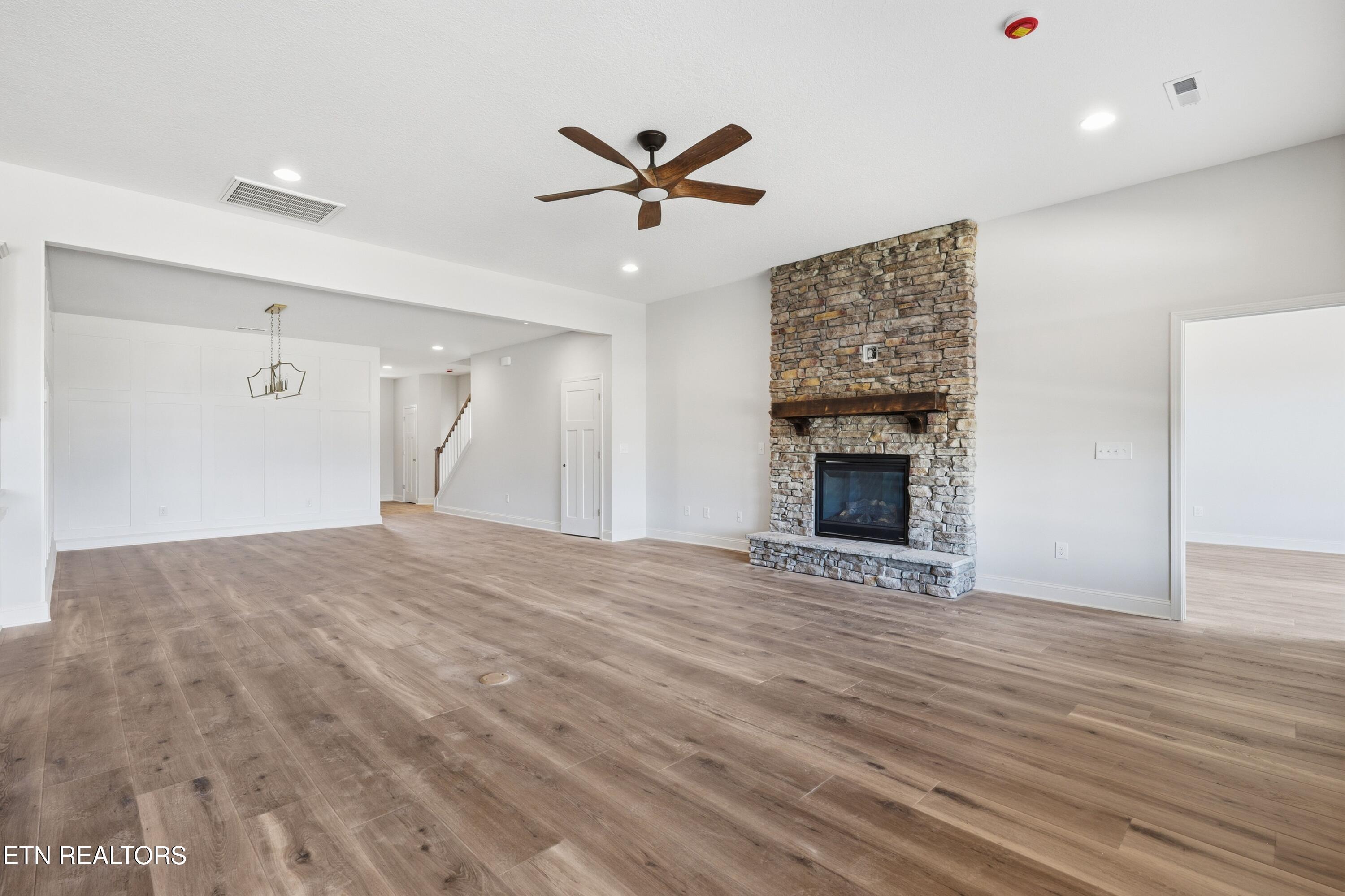 1885 Hickory Reserve Road Knoxville, TN 37932 - Photo 4 of 23 Family Room