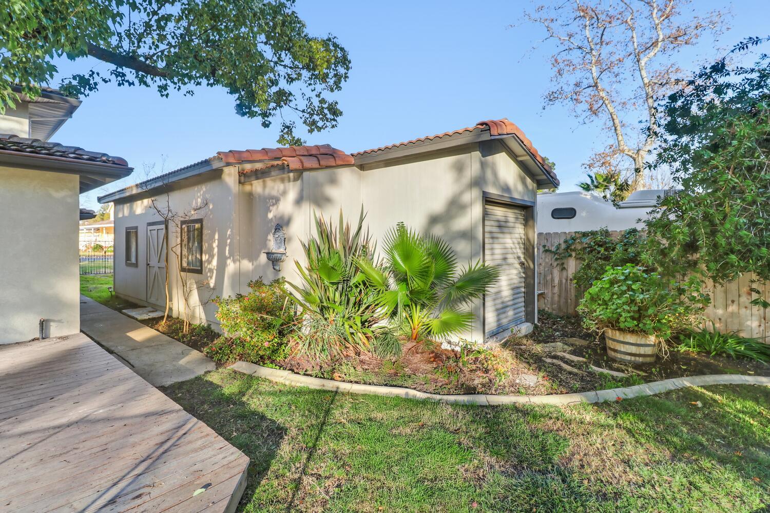 2860 Tioga Way Sacramento, CA 95821 - Photo 33 of 53 a front view of a house with garden