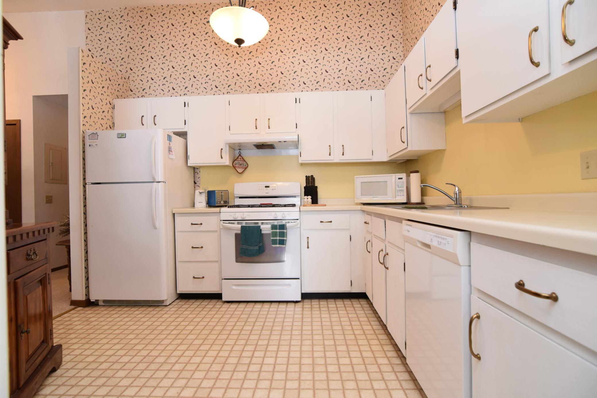 11039 Oregon Circle Bloomington, MN 55438 - Photo 12 of 23