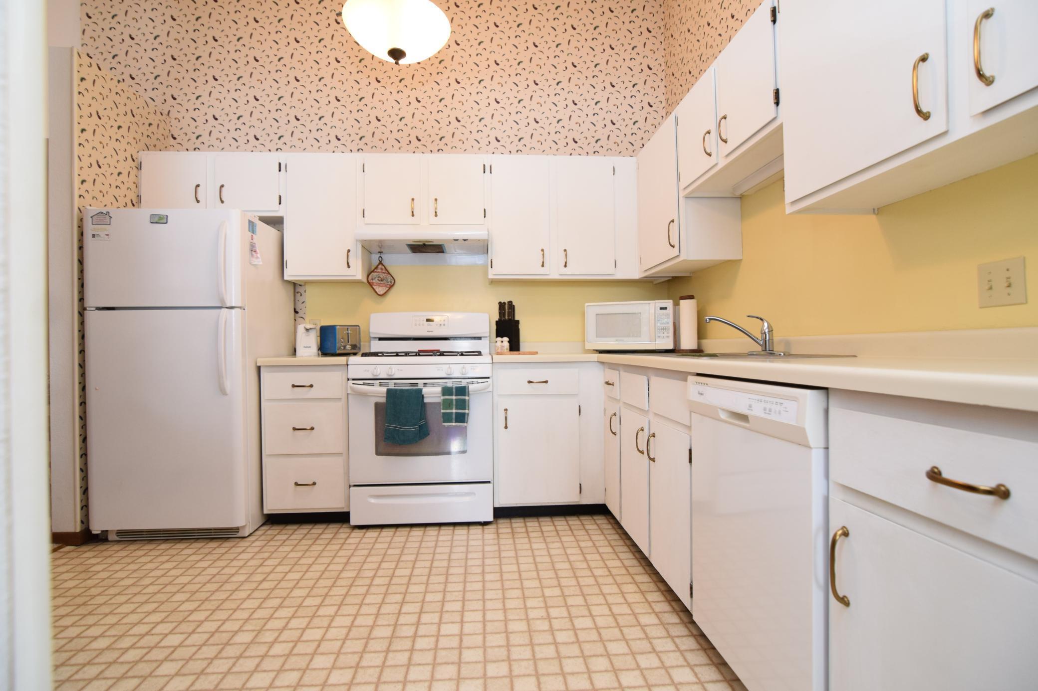 11039 Oregon Circle Bloomington, MN 55438 - Photo 13 of 23