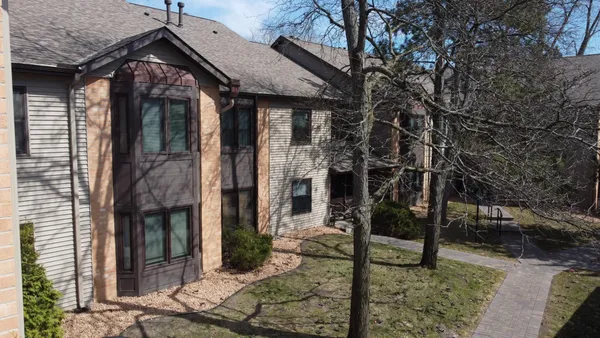 $179,900 | 11039 Oregon Circle, Bloomington, MN 55438