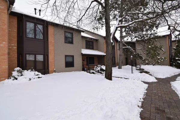 $179,900 | 11039 Oregon Circle, Unit 60, Bloomington, MN 55438