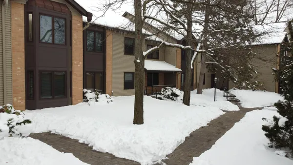 $179,900 | 11039 Oregon Circle, Bloomington, MN 55438