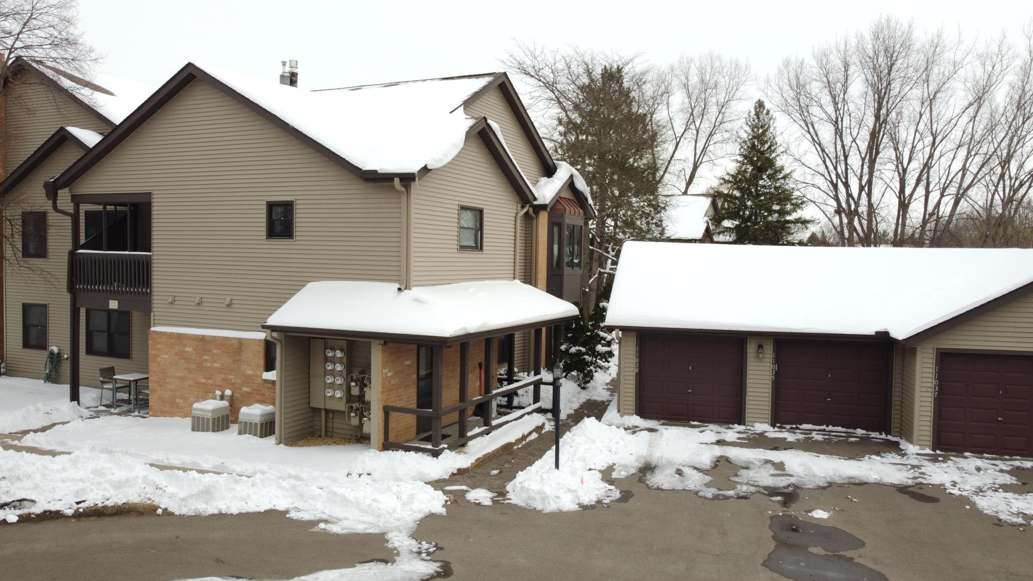 11039 Oregon Circle Bloomington, MN 55438 - Photo 8 of 23