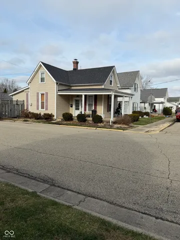 $225,000 | 323 South Walnut Street, Batesville, IN 47006
