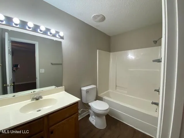 $1,400 | 10566 East Bay Tree Drive, Gulfport, MS 39503