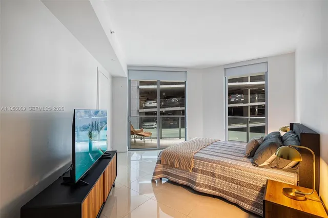 $3,200 | 1300 Brickell Bay Drive, Unit 700, Miami, FL 33131