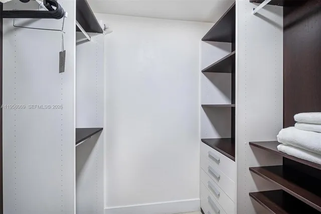 $3,200 | 1300 Brickell Bay Drive, Unit 700, Miami, FL 33131