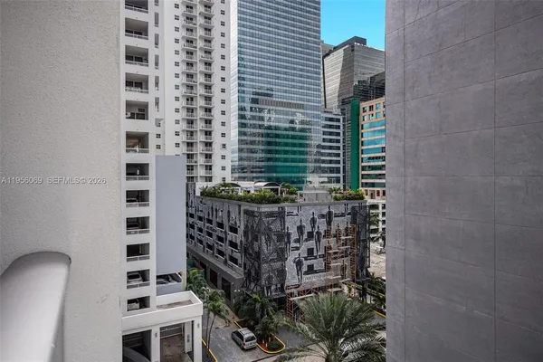 $3,200 | 1300 Brickell Bay Drive, Unit 700, Miami, FL 33131