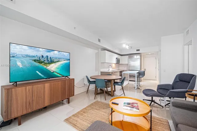 $3,200 | 1300 Brickell Bay Drive, Unit 700, Miami, FL 33131