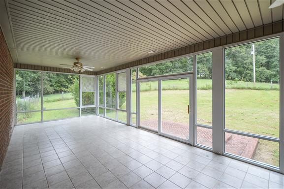 284 Northup Road Portland, TN 37148 - Photo 23 of 30 a view of porch with large windows