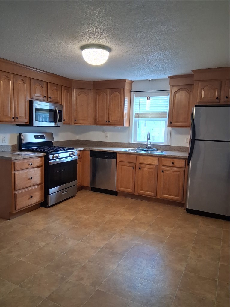 381 Old River Road, Unit 3 Lincoln, RI 02838 - Photo 2 of 15