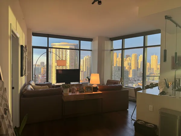 $5,488 | 350 North Canal Street, Unit 3106, Chicago, IL 60654