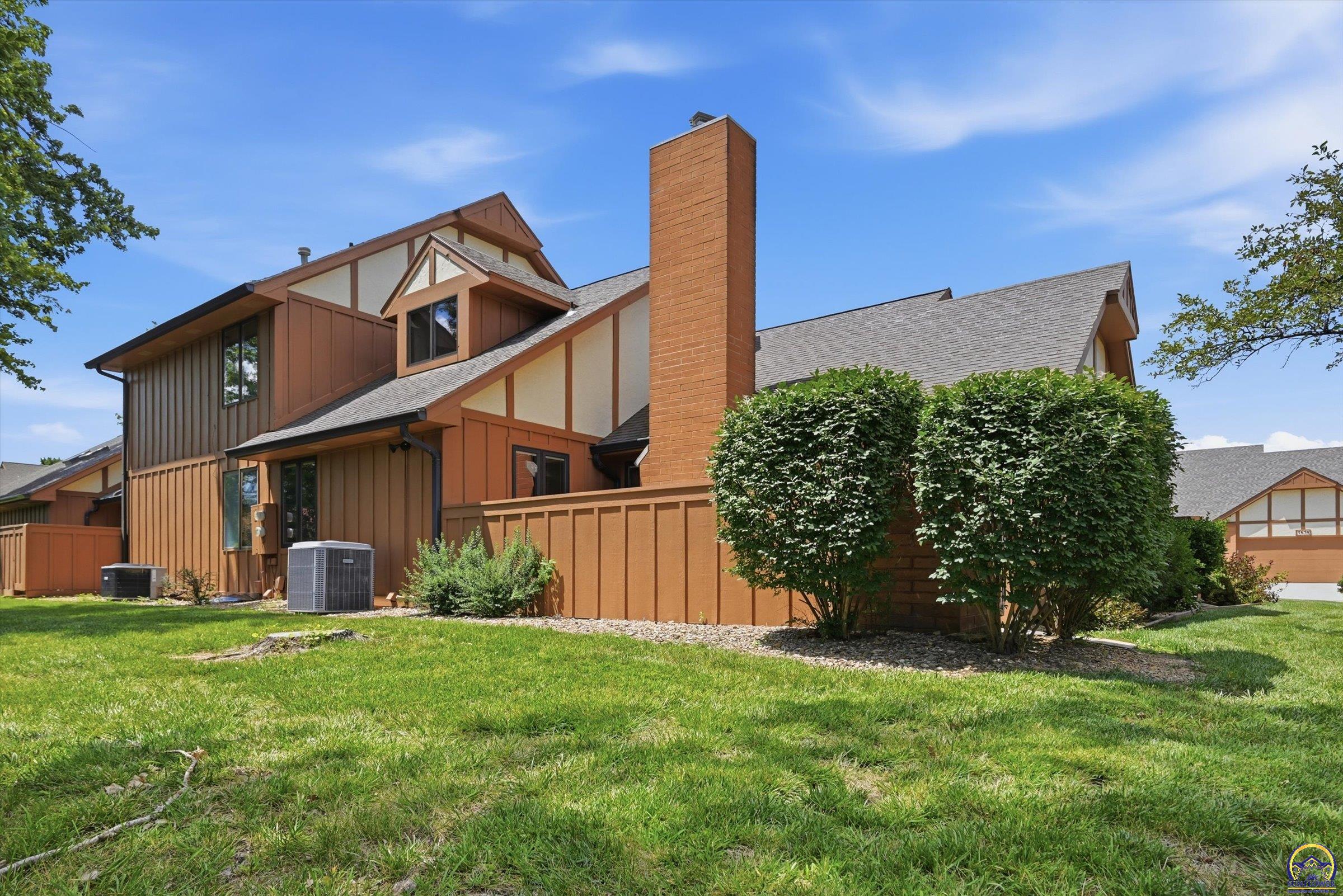 5641 Southwest Hawick Lane Topeka, KS 66614 - Photo 3 of 39