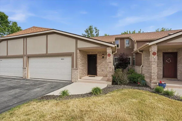 $290,000 | N113W16218 Sylvan Circle, Unit B18, Germantown, WI 53022