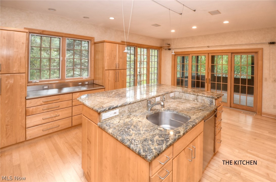 32150 Pinetree Road Pepper Pike, OH 44124 - Photo 11 of 35 THE KITCHEN