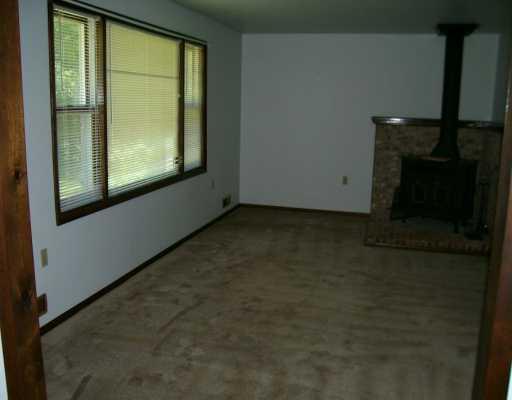 240 Thompson Hill Road Aliquippa, PA 15001 - Photo 2 of 6 Living Room.