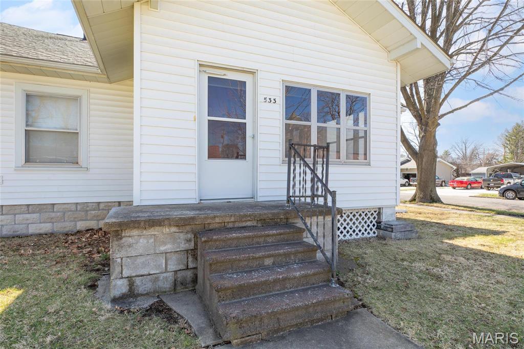 533 Locust Carrollton, IL 62016 - Photo 7 of 50