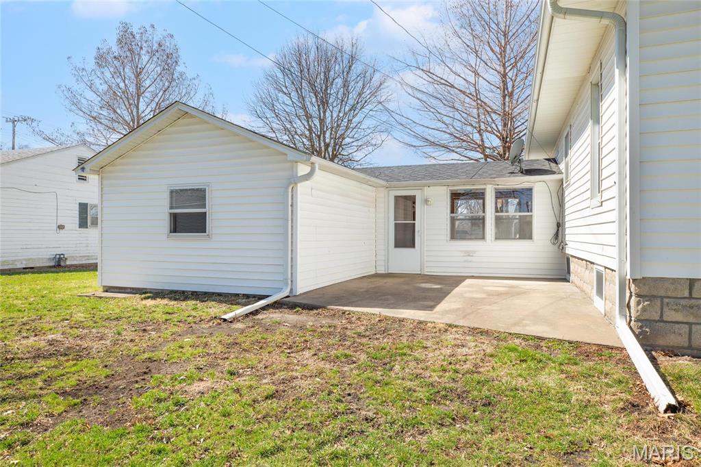 533 Locust Carrollton, IL 62016 - Photo 10 of 50